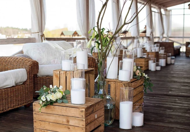 LEDOM dla firm: Jak świeca sypana podnosi wartość restauracji i spa